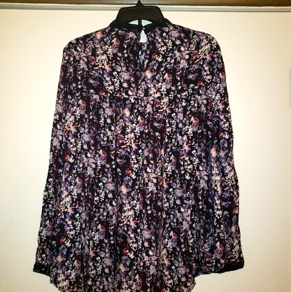Flowered Blouse - image 4
